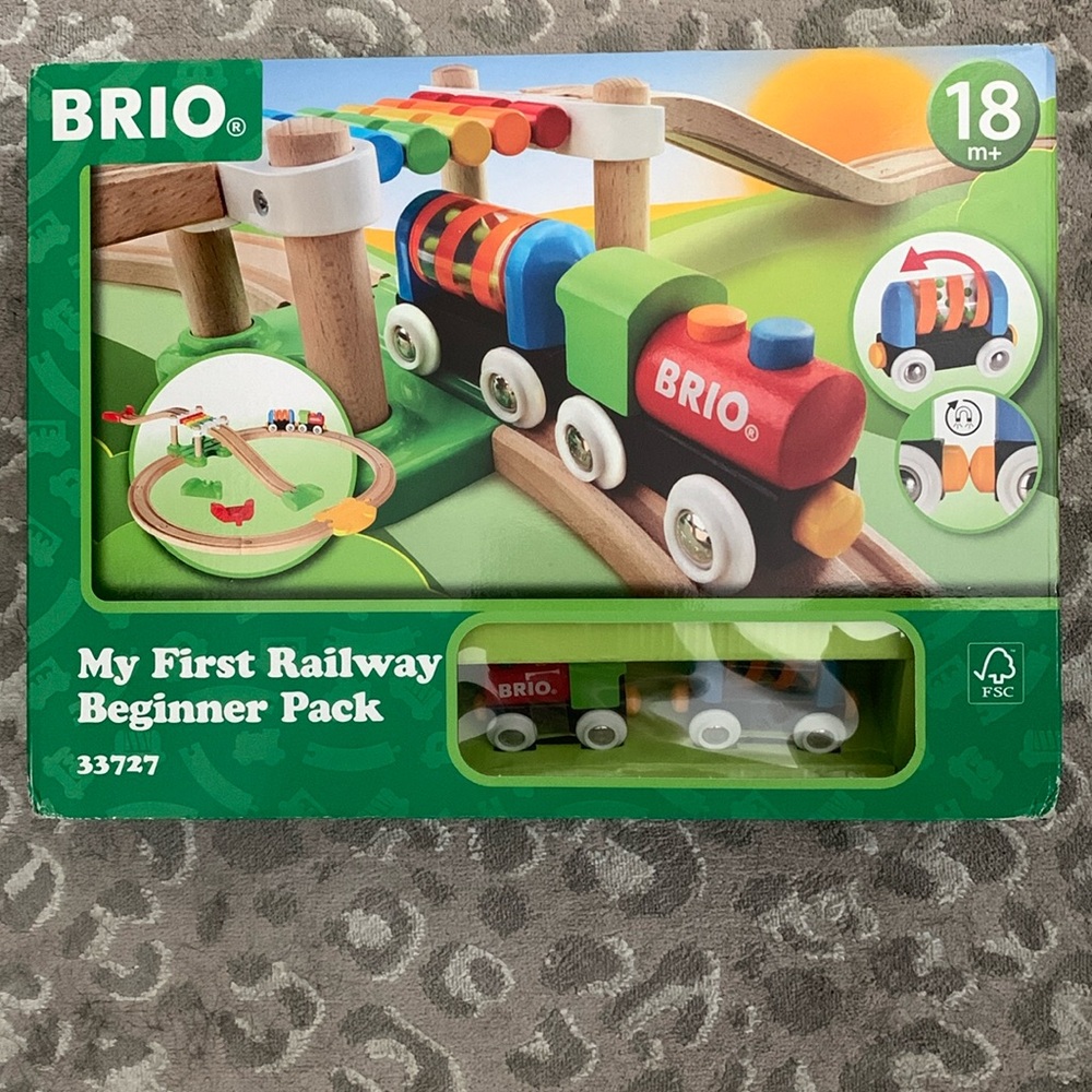 NEW Brio set NWT